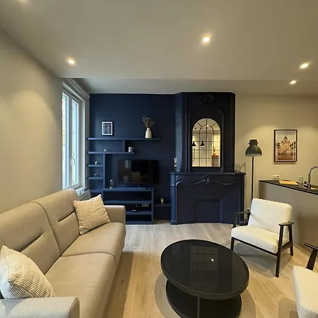 Le Buffeterie, Centre Ville, Lr148 *