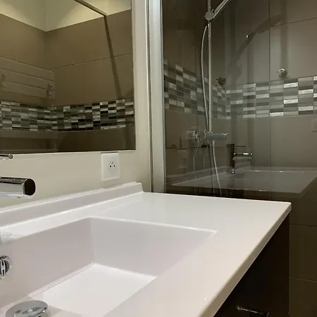 Le Buffeterie, Centre Ville, Lr148 *