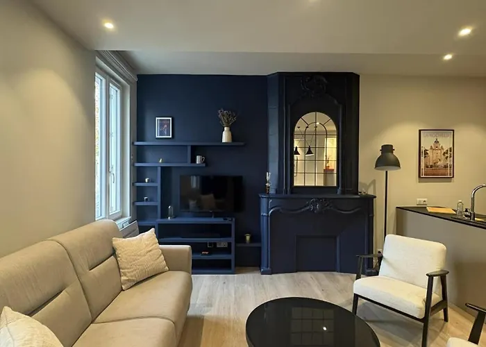 Le Buffeterie, Centre Ville, Lr148 *